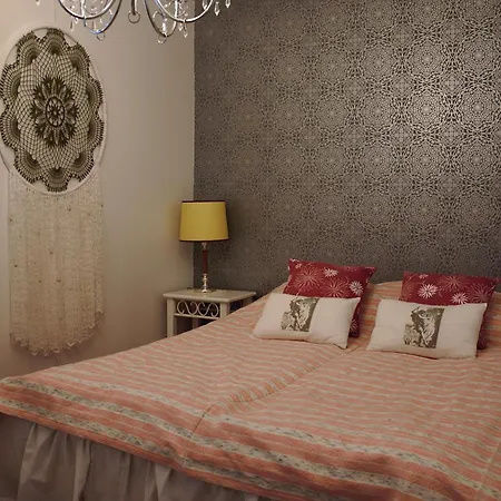 Kaunisto,riverside Near Santa In Town Lägenhet *