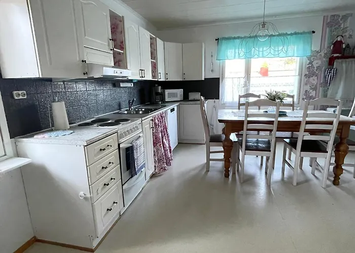 Daire Kaunisto,riverside Near Santa In Town